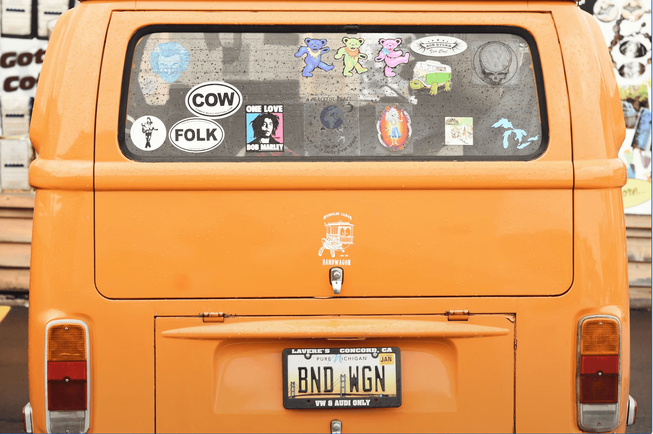 Advertising decals for cars guide - 5 dos and don'ts | Sticker Mule