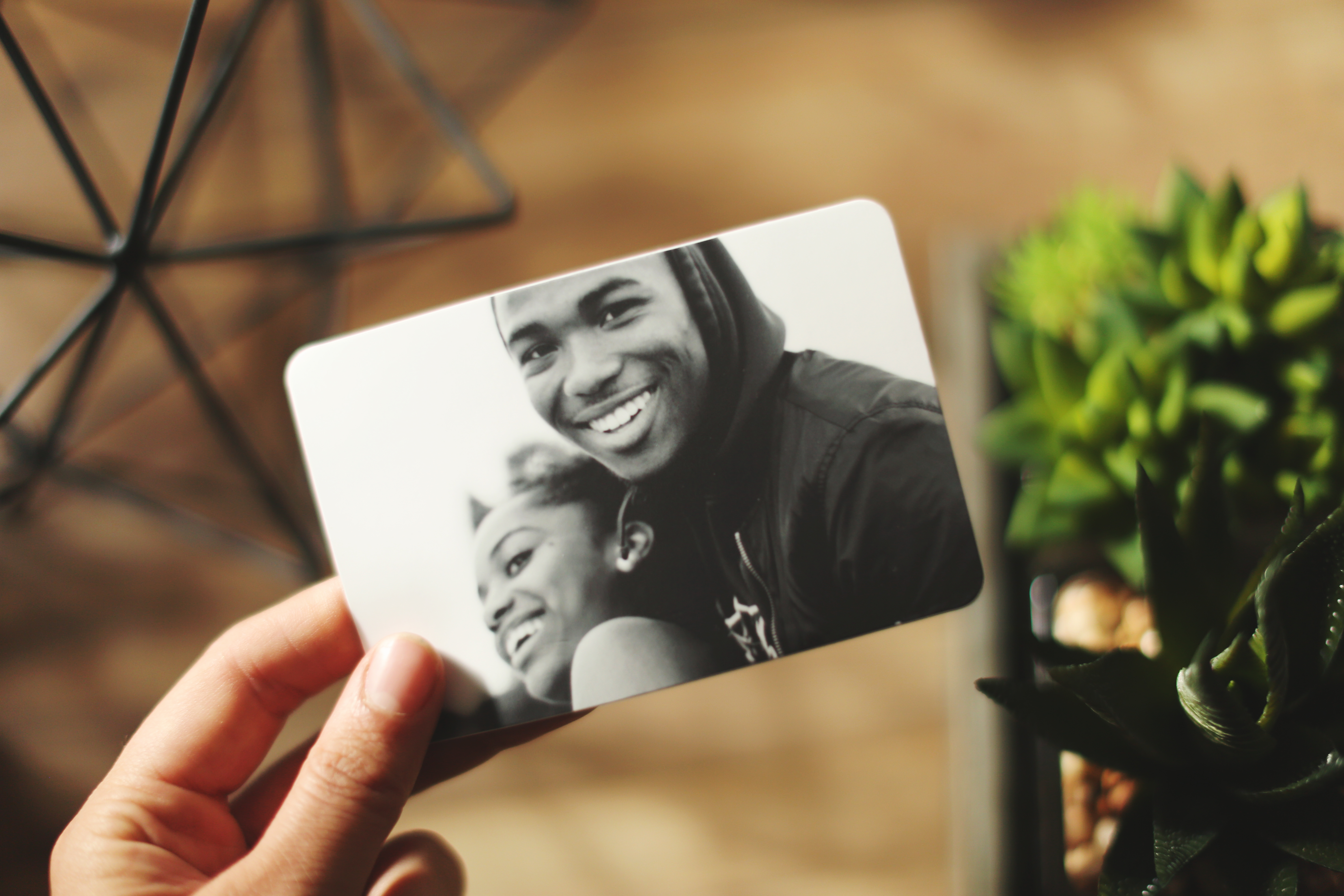 Cómo convertir tus fotos en pegatinas: la forma más fácil y rápida online