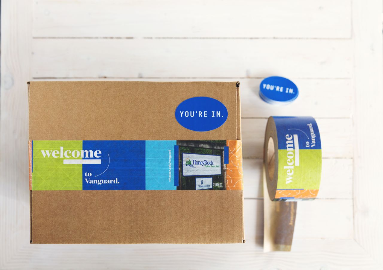 stickers personalizados en paquetes de marketing empresa pequeña