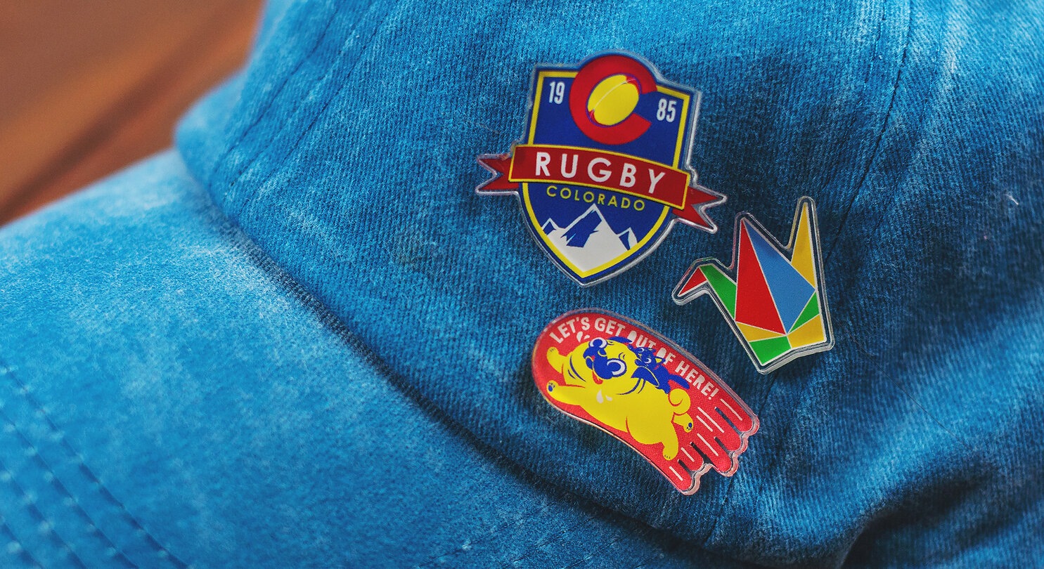 Pines para gorras