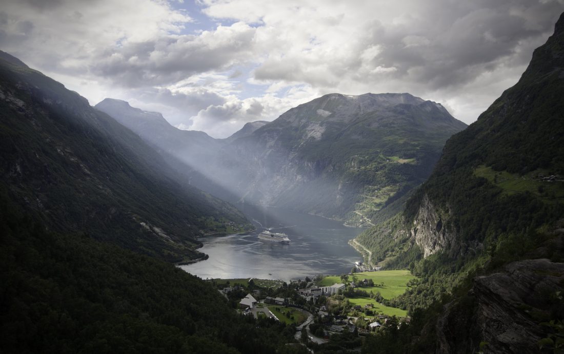 cruise skip cruiseskip Geirangerfjorden