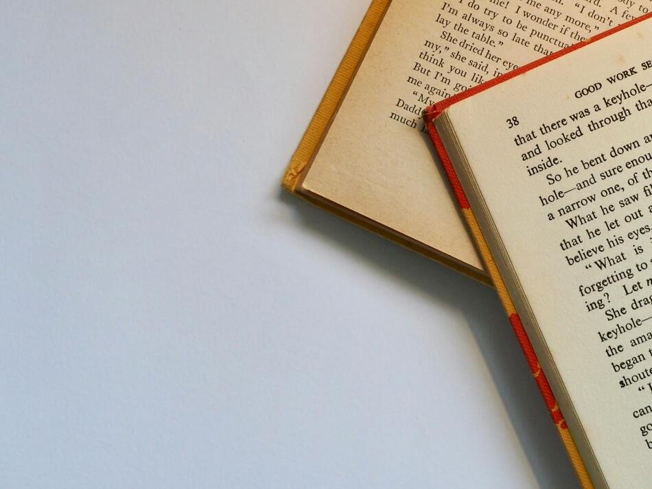 10 Books with the Least Amount of Words: Powerful Messages in Minimal Text