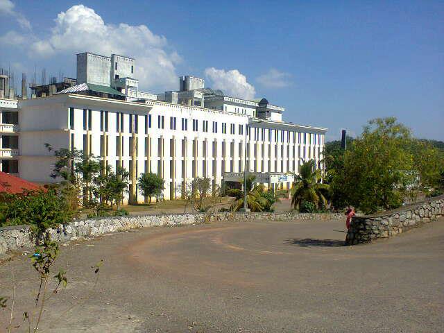 Azeezia Medical College.jpg