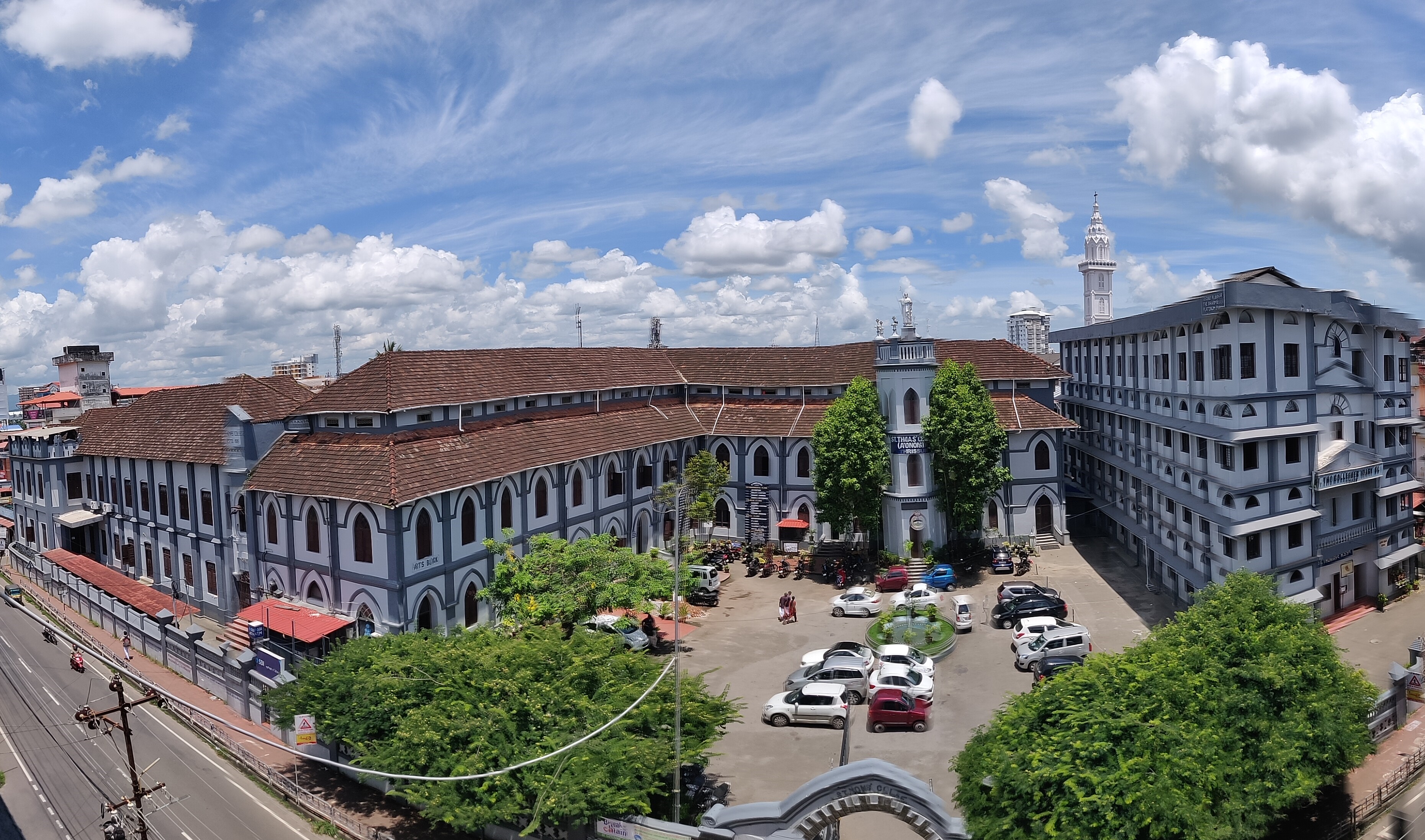 ST Thomas College Thrissur.jpg