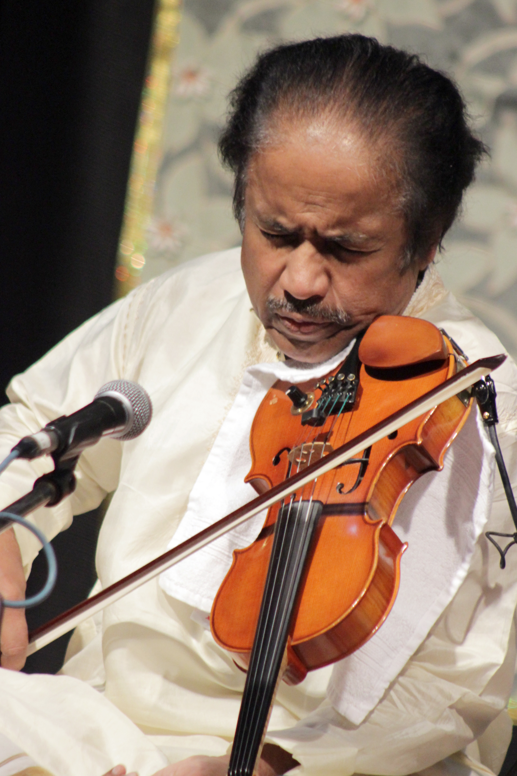 L. Subramaniam performing at concert in Bhopal October 2015
