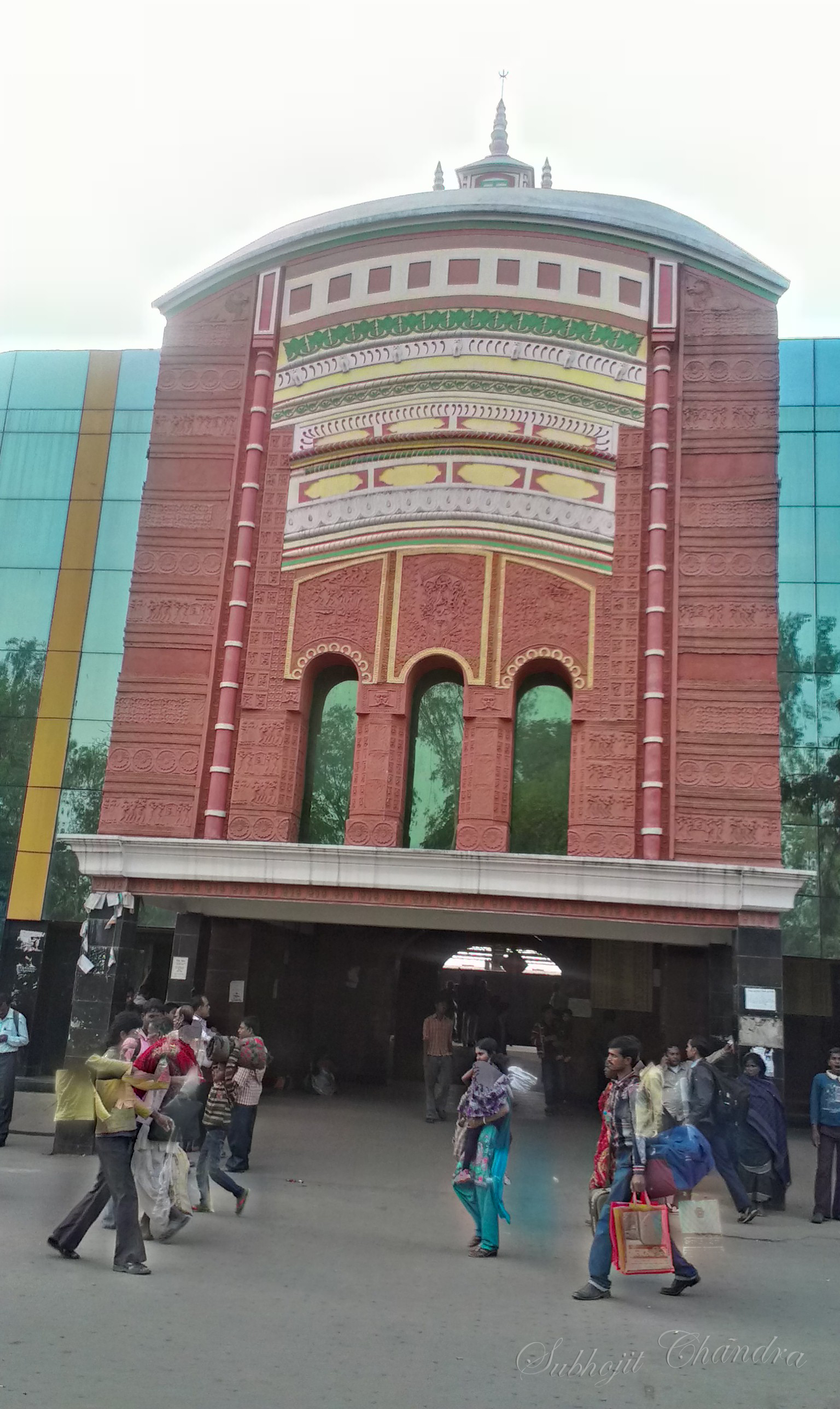 The facade of Rampurhat Junction railway station depicts the temple at Tarapith.