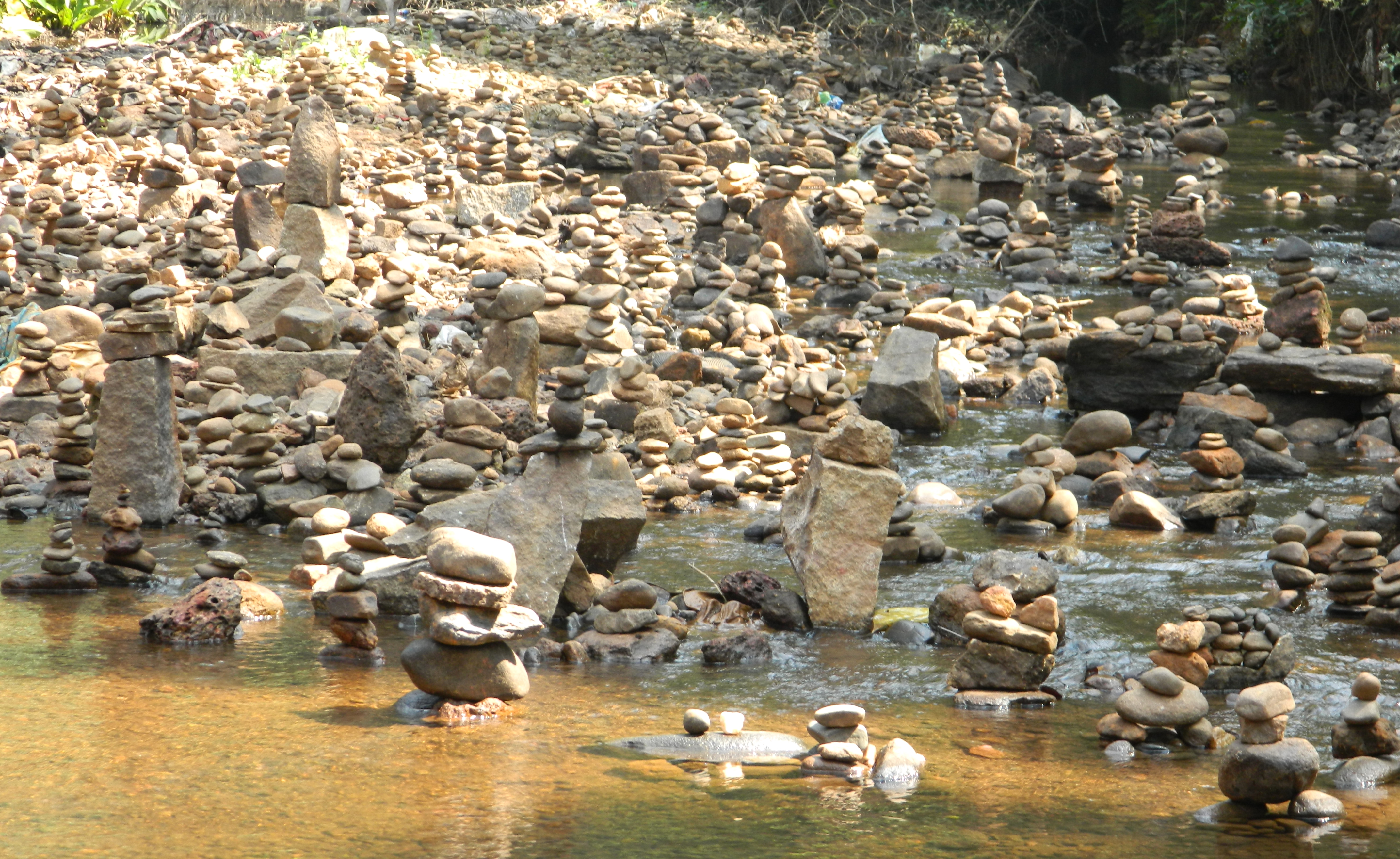 Kumaradhara river in front of the temple