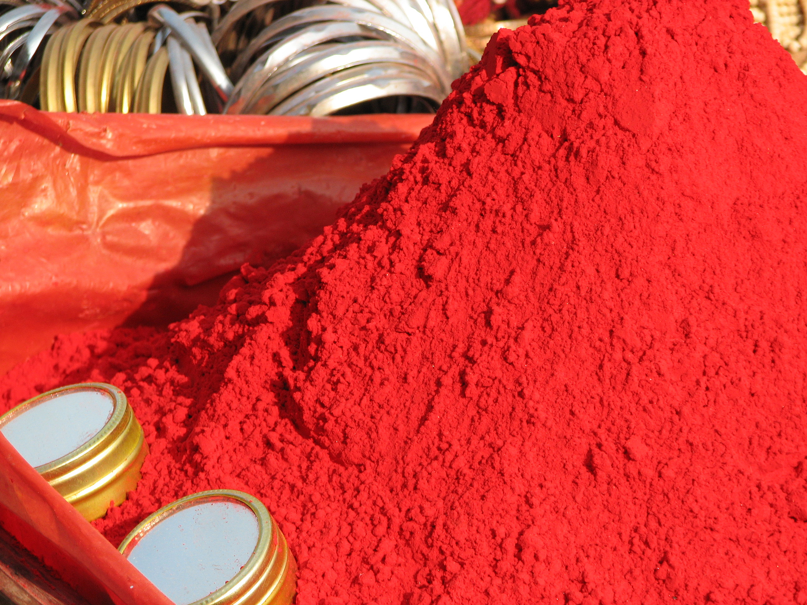 Red tikka powder.jpg