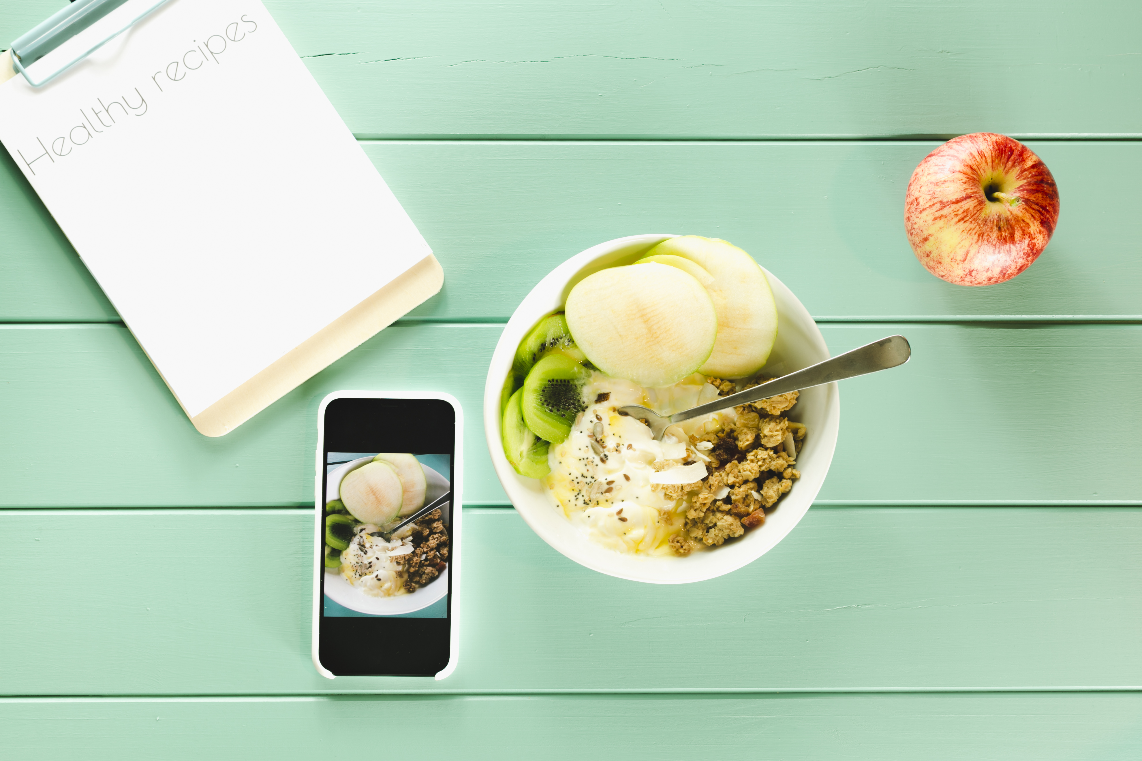 Calorie Counting vs Food Photo AI: A Detailed Comparison