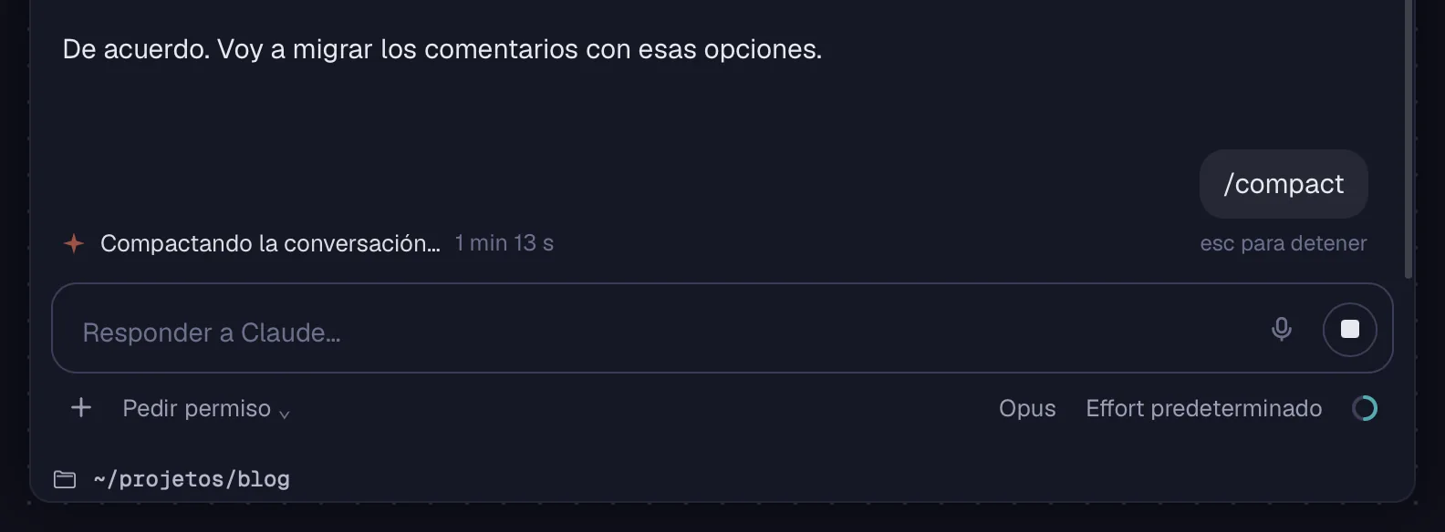 La línea de estado mientras se compacta la conversación