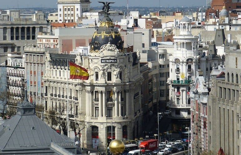 Ghid pentru mutarea în Spania: Cum te poate ajuta o firmă de mutări să te stabilești în noua ta țară