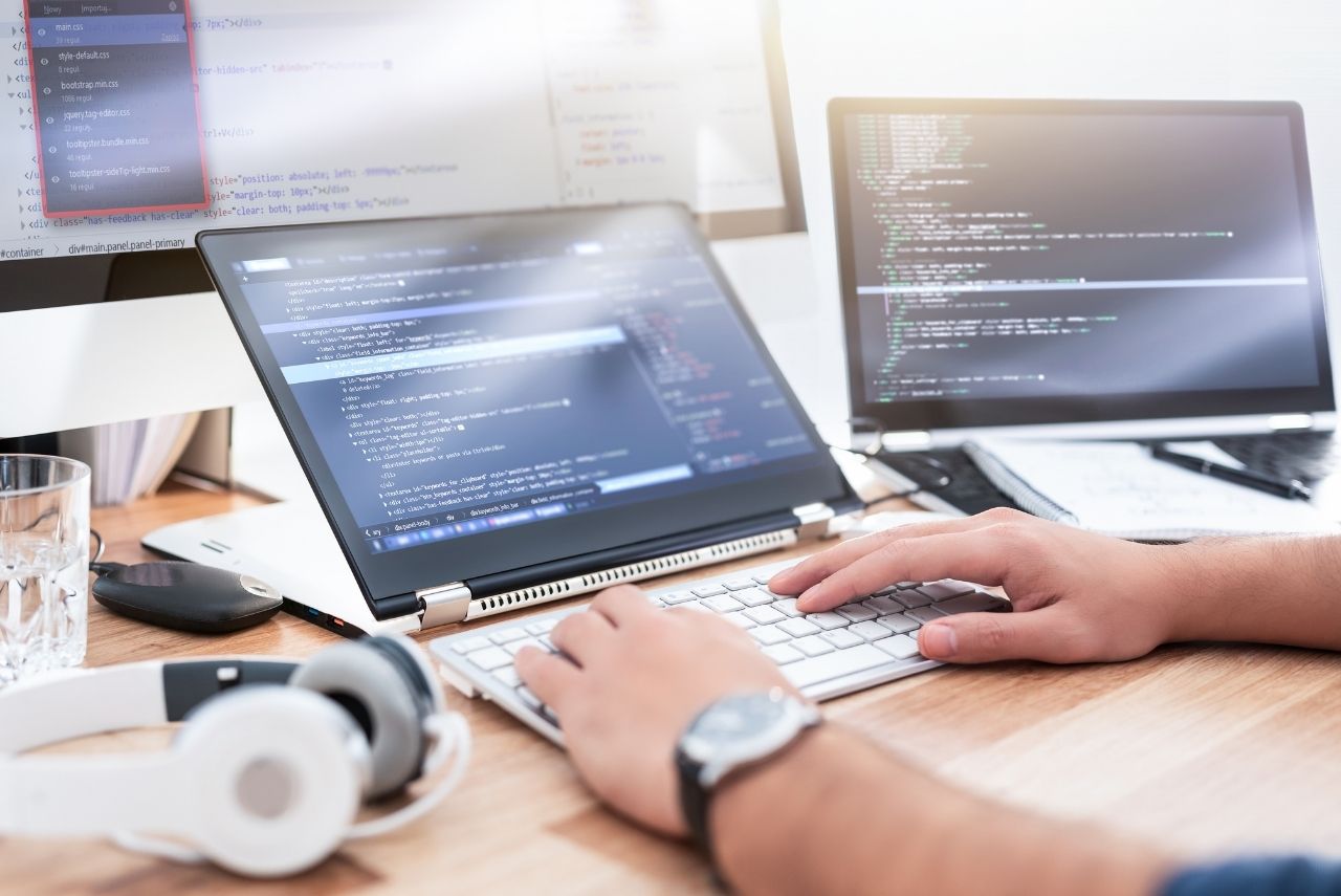 Mas afinal... Qual é a diferença entre uma aplicação móvel e uma web?