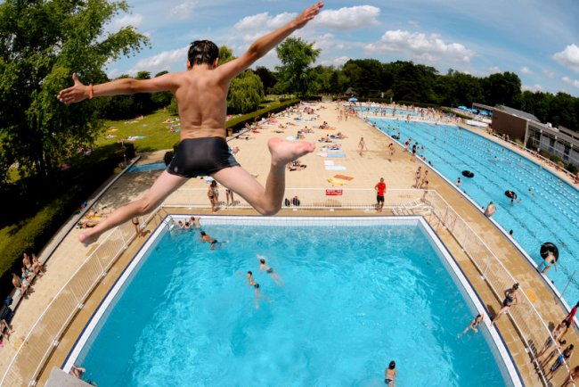 Saut-du-plongeoir loisirs vacances