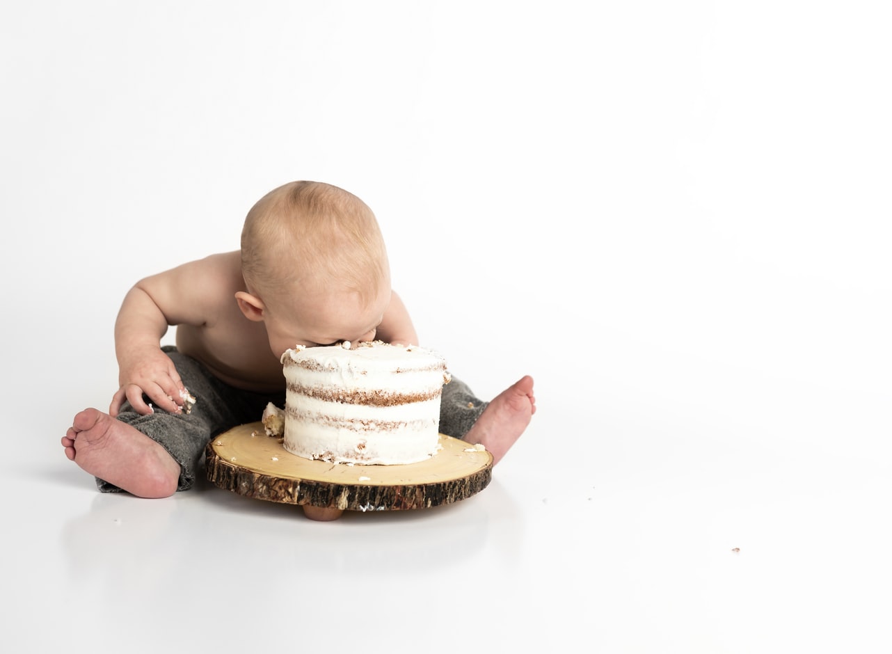 Moments Drôles De Célébration De L'anniversaire D'une Fille De 5