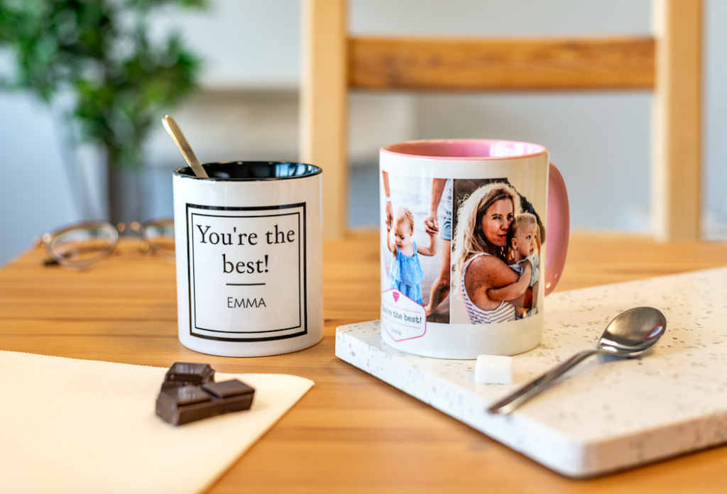 Mug colorés rose et noir à personnalisé pour offrir à sa maman