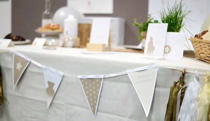 Banderole de fanion pour décorer une table