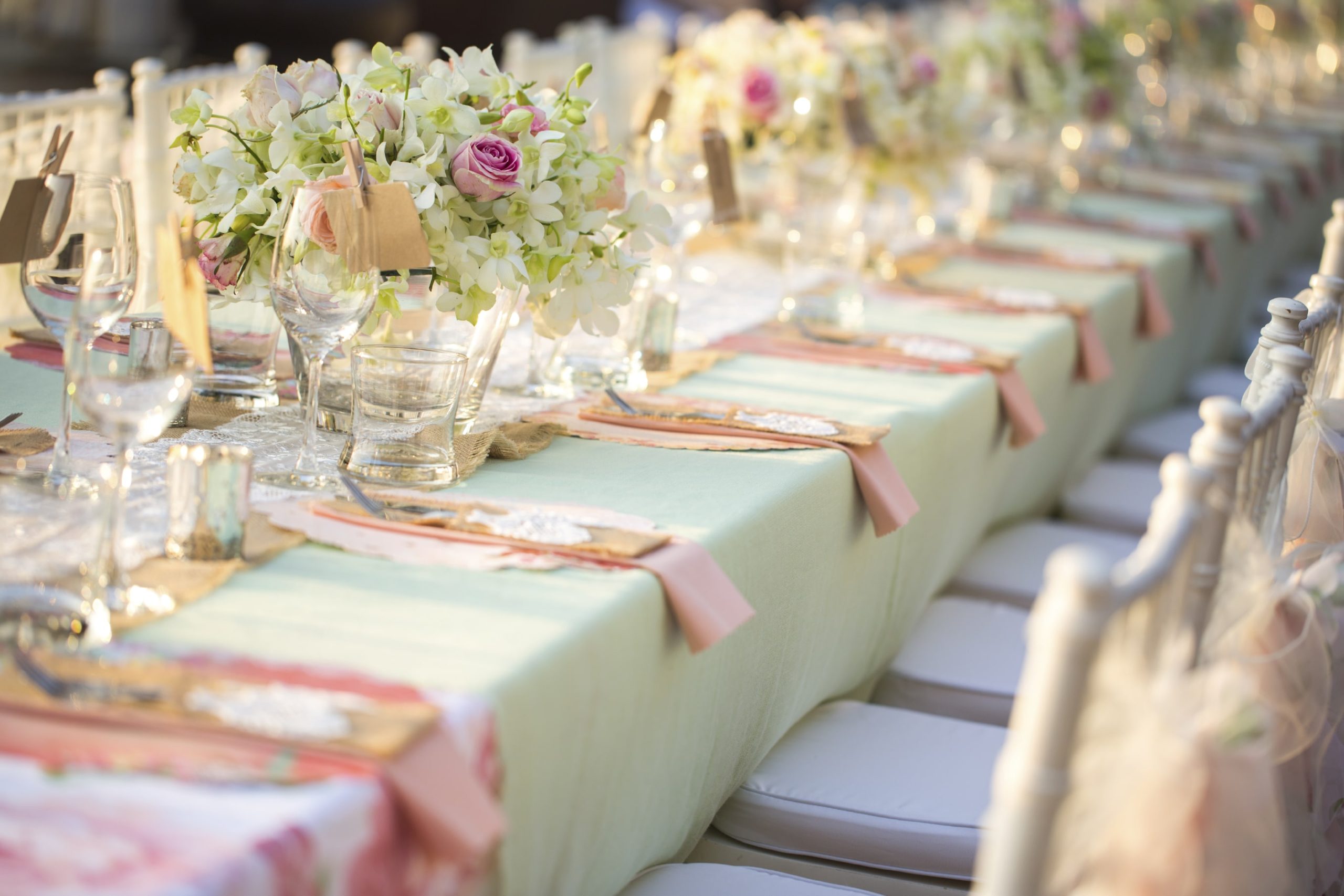 Une jolie table de fête pour un mariage réussi