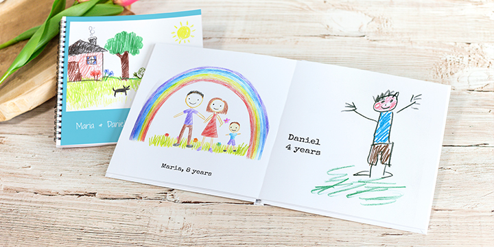 Livre photo avec dessins d'enfants 