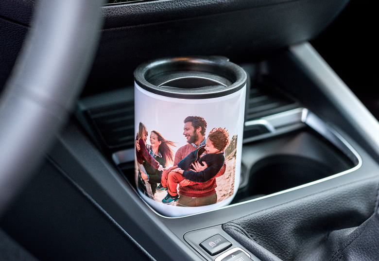 Mug de voyage isotherme comme alternative aux gobelets jetables