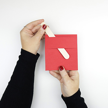 How to make a Christmas Present Pop-Up Card