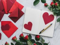 Liefdesbrief schrijven: hoe begin je eraan? Inspiratie voor originele liefdes teksten