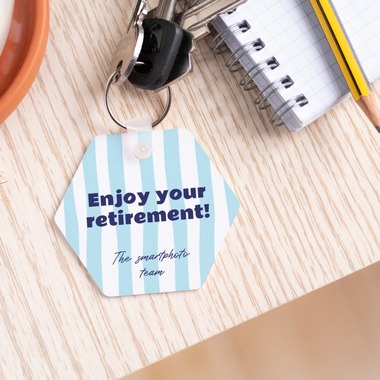 Petit cadeau personnalisé départ retraite pas cher: porte-clé personnalisé