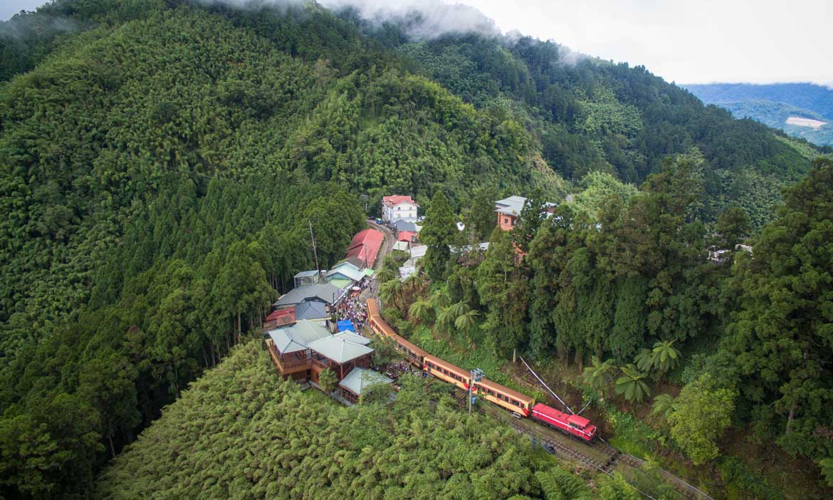 循著歷史軌跡，走進雲霧中的山城小村－「十字路」