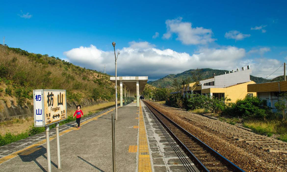 國境最南的無人小站 屏東枋山車站與南迴鐵路坐山望海 呂華維的旅遊筆記 微笑台灣 用深度旅遊體驗鄉鎮魅力