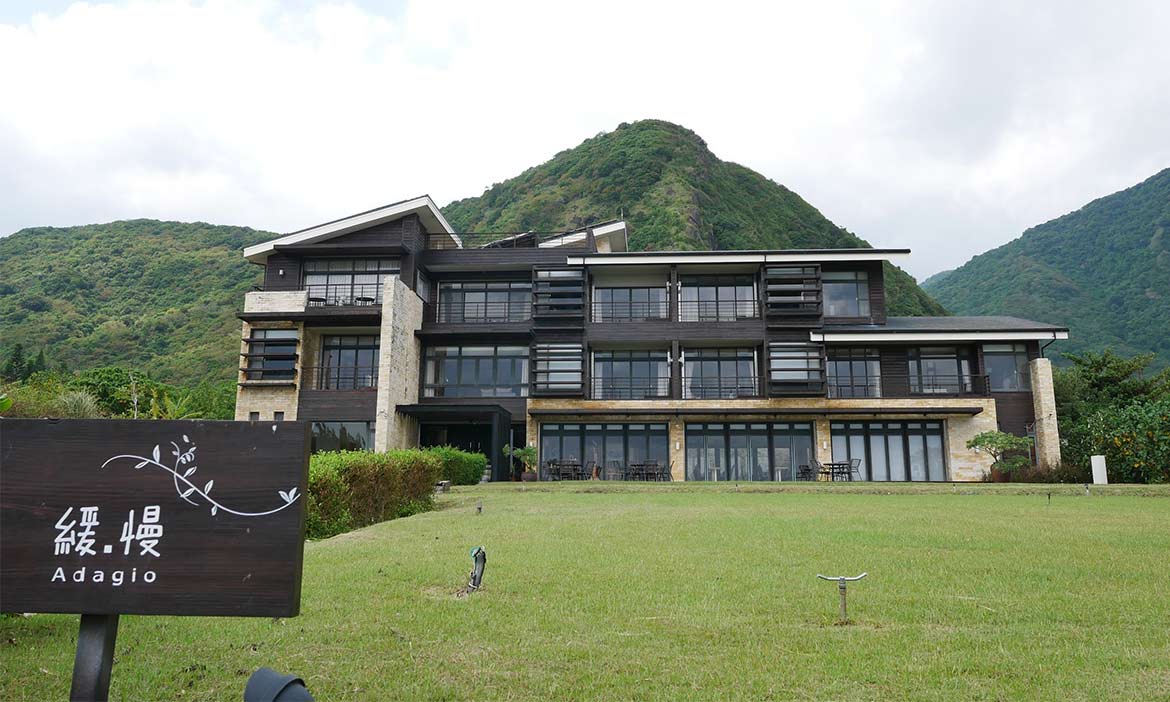 花蓮 緩慢 石梯坪 住進世界級地質教室 享受無敵海景與大片草原 基隆游太太 微笑台灣 用深度旅遊體驗鄉鎮魅力