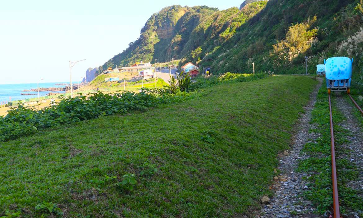 夏日裡最舒服的風景 來瑞芳騎鐵道自行車 吹海風 聽浪聲 Jamie慢森活 微笑台灣 用深度旅遊體驗鄉鎮魅力