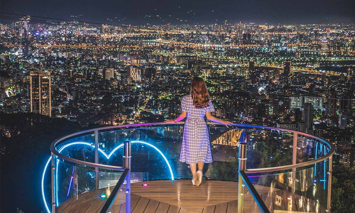 台北士林璀璨夜景 草山夜未眠 在陽明山上凝望著城市的燈海 我的旅圖中 微笑台灣 用深度旅遊體驗鄉鎮魅力