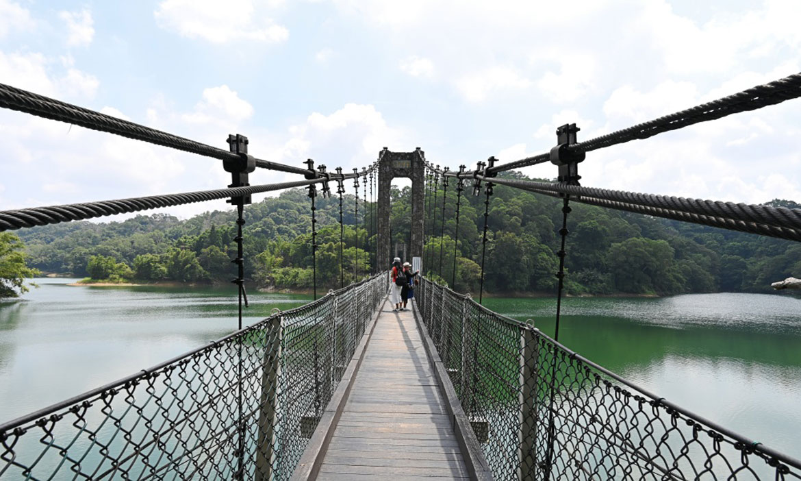 新竹兩日遊 湖畔喝咖啡，寶山水庫漫步環湖，再到南寮漁港吃海鮮賞日落
