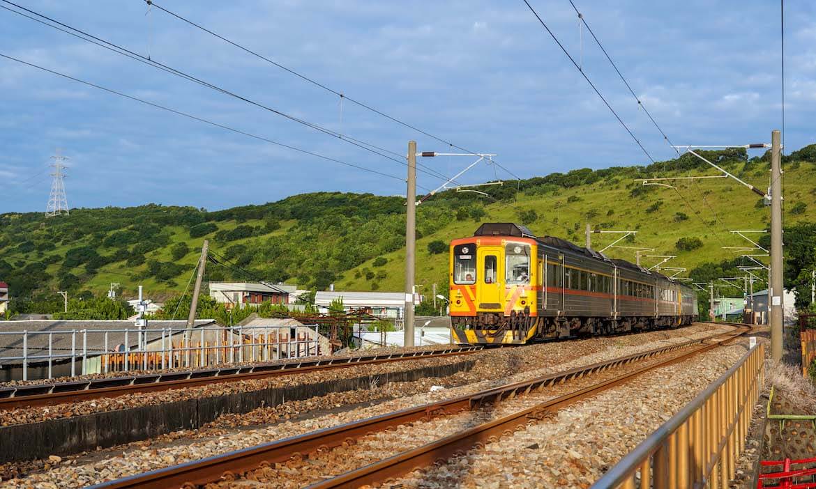 台鐵海線通車百年,火車鳴笛後,下一站來趟台中大甲、清水雙鐵小旅行 - 微笑台灣編輯室 - 微笑台灣 - 用深度旅遊體驗鄉鎮魅力