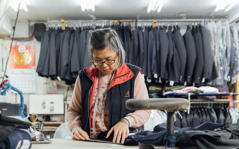 台北西門町開業50年服裝訂製店 日新西服 傳承技藝剪裁出合身最美線條 台北畫刊 微笑台灣 用深度旅遊體驗鄉鎮魅力