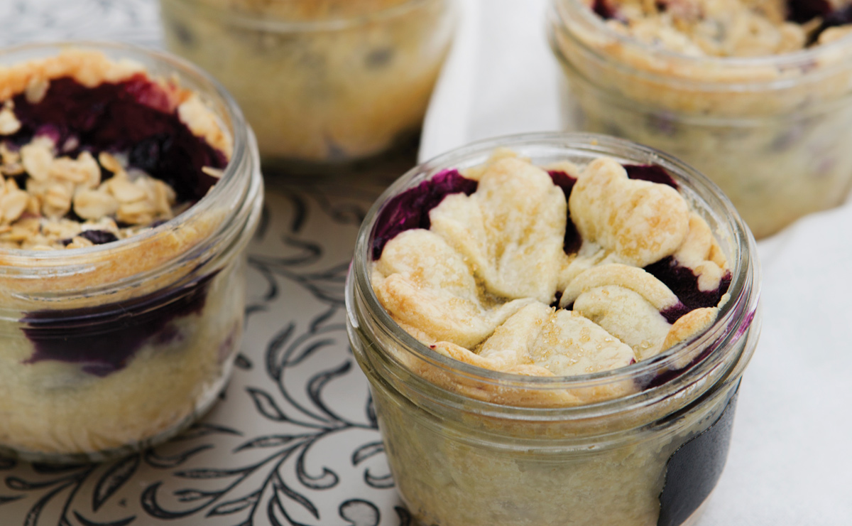 blueberry pie in a jar