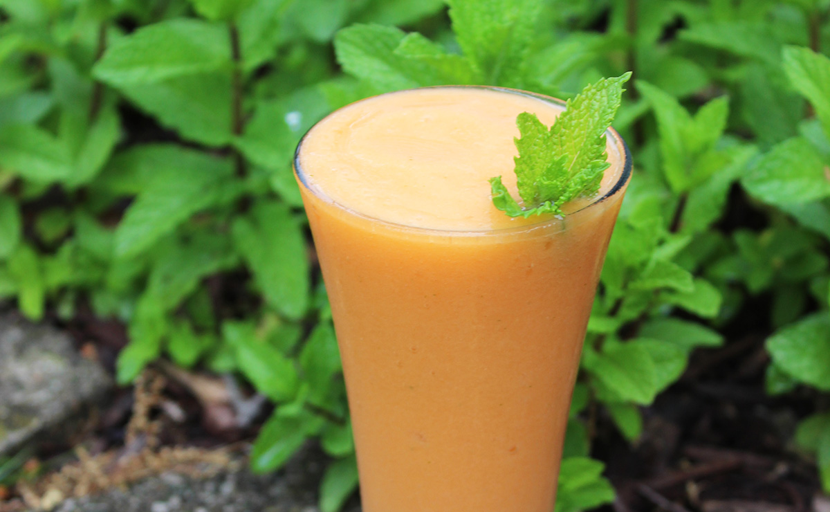 Pineapple-Mango Carrot-Mint Smoothie recipe