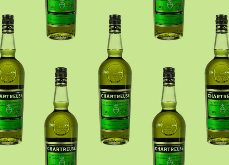 Chartreuse switch. Шартрёз ликёр. Chartreuse Green. Гран шартрез напиток. Ликер шартрез натюрморт.