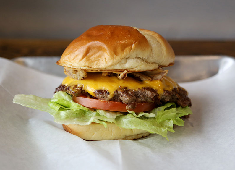 cheeseburger from old bridgeview brewing in washington, missouri