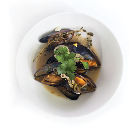 Mussels with Urban Chestnut Schnickelfritz