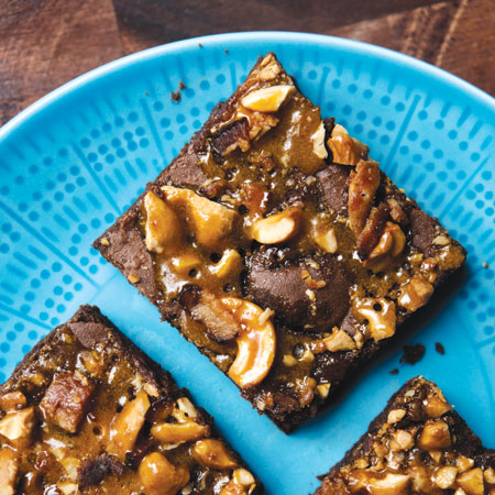 Chocolate Cashew-Bacon Brittle Brownies 