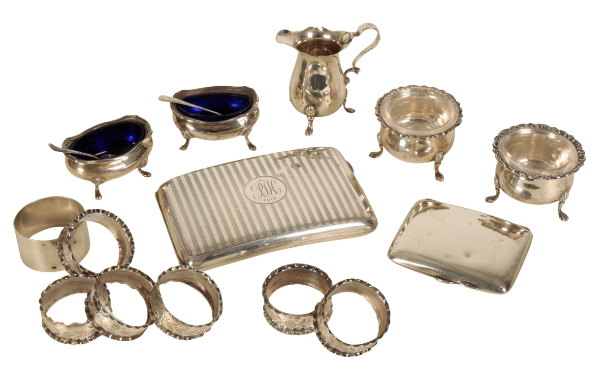 A QUANTITY OF SILVER ITEMS