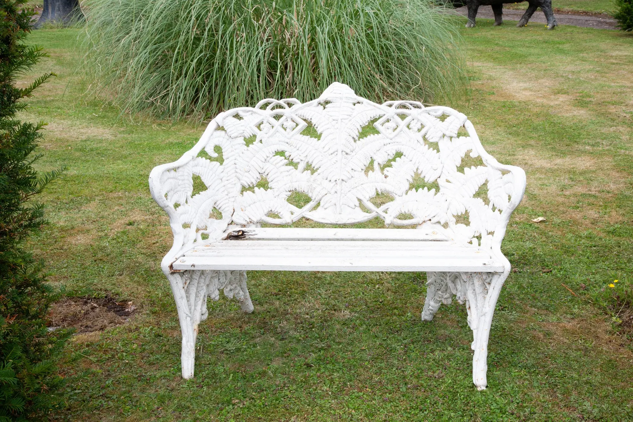 A Coalbrookdale Fern and Blackberry two seater seat