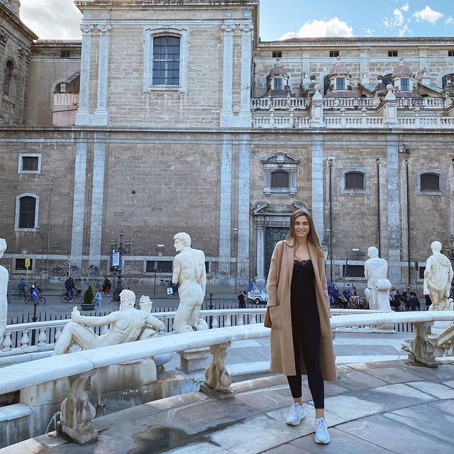 That typical sightseeing picture 🤷🏼‍♀️ #travel #italy #sightseeing #lithuaniangirl #autumn #vibes