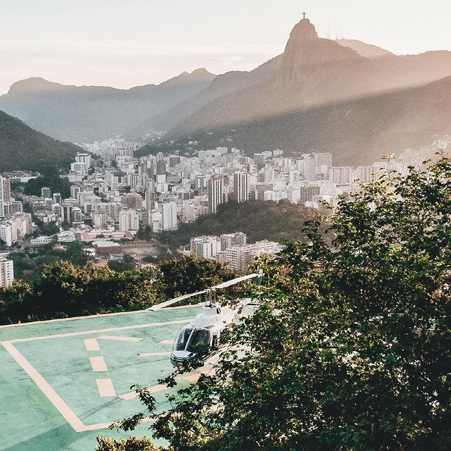 One of my all time favorite pictures! I went to Río the first time mid 2015 when I took this photo with my very first DSLR camera, a Nikon D90🙏
.
.
.
#first #photo #riodejaneiro #brazil #proud #nikon #d90 #photography #landscape #sugerloafmountain #tbt #paodeacucar #travel #2015 #happy #yesplease #goodlife