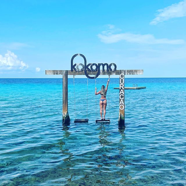 Dream #island #curacao #blueocean #bluecuracao #sunkissed #vacationmood #holidays #carribean #carribianflair #loveisland #likethis #happy #enjoylife #enjoy #pelikan #beachtime #earlybird #feelfree #peaceful #inlove @kokomobeachcuracao ❤️