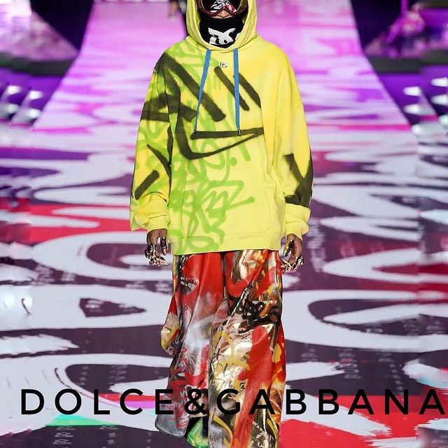 #RUNWAY: Michael Okoye ( @michaelokoye_ ) -Worldwide Debut- walks the @dolcegabbana Fall Winter 22 at the Milano Fashion Week. 

____

#BeBrave #JabariModels  #MichaelOkoye #BraveMen  #BraveByJabari #Dolce&Gabbana #MilanoFashionWeek  #BraveGeneration