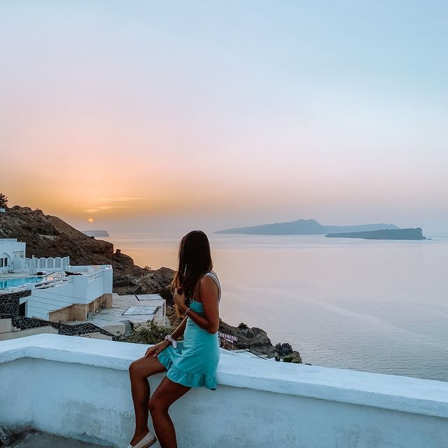 Inspiring sunsets in Santorini 🌅

#santorini #santorinisunset #santorinigreece #santoriniisland #santoriniview #sunset #summer #travelgirl  #greekislands #mykonos #cyclades #oia #oiasantorini #visitgreece #travelgram #vacation #love #sea #greek #europe #visitsantorini #holiday #instagood #thira #islands #wanderlust #instatravel #nature #beautifuldestinations #caldera