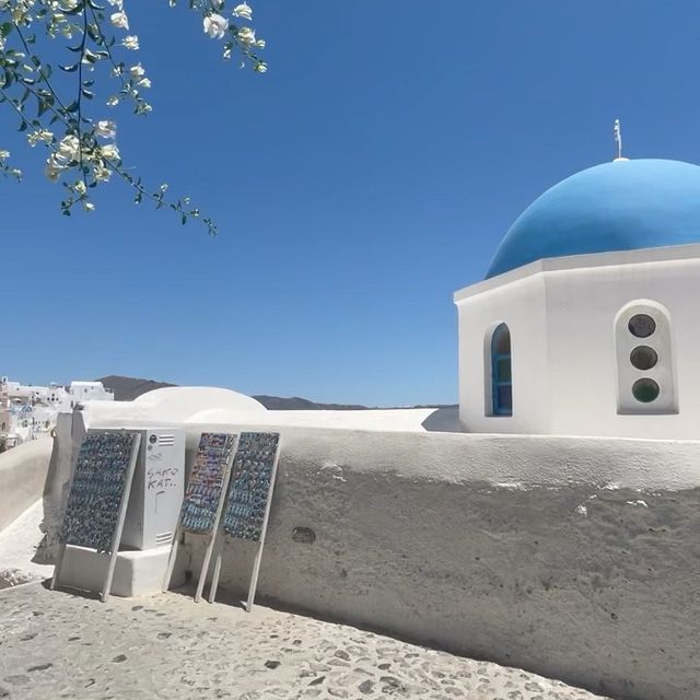 Santorini Summers Hits different 🔥
.
.
.
#santorini #greece #visitgreece #summer #visitgreece #visitsantorini #santorinigreece #santorinihotels #santoriniisland #santorinisunset #santoriniview #cyclades #caldera #greeceislands #greece🇬🇷 #greecetravel #bestvacations #vacationvibes #europeantravel #greecestagram #greecelover_gr #island #islandvibes #sunset #sunsetlovers #vacationmode #vacationtime #germantravelblogger #travelblogger #vacationgoals