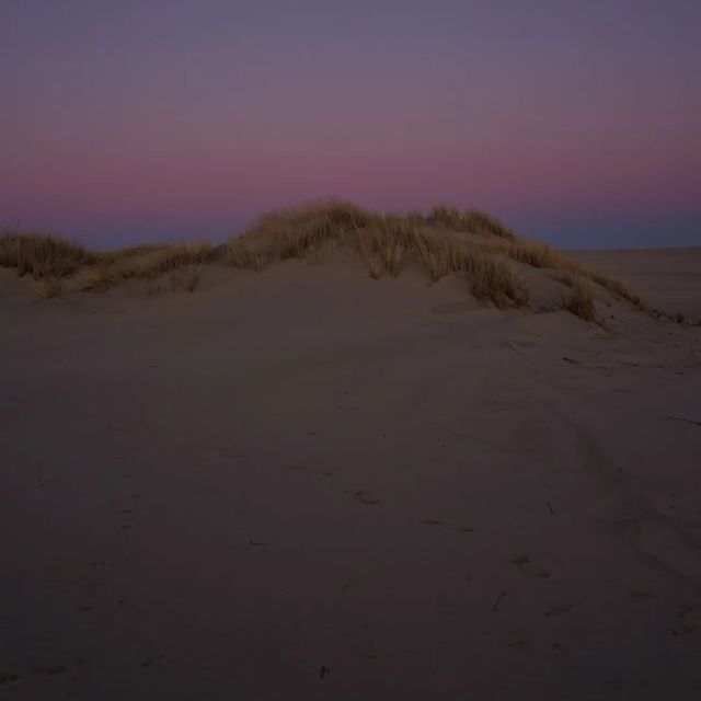 it's oh so quiet 

#aftersunset#photooftheday#mood#silence 
#natureseekers#voyagecollective#sanddunes 
#photography#naturephotography#moment
#stayandwander#worldviewmag#lightzine