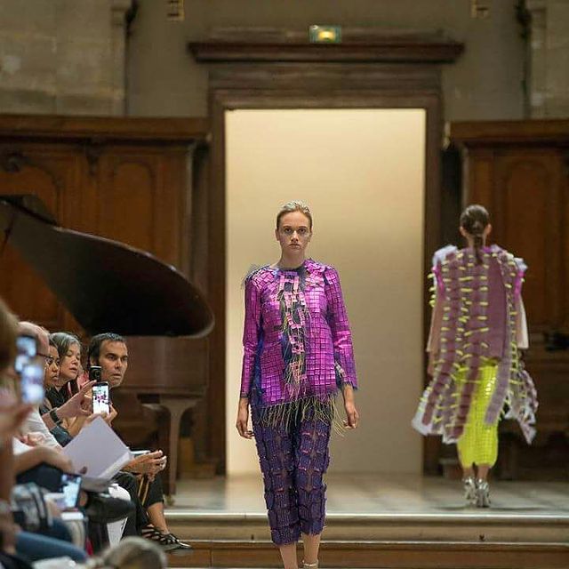 Fashionweek Paris 
Werbung| Ortsnennung
@parisfashionweek
#paris#fashionweek#mbfw#show#catwalk#louvre